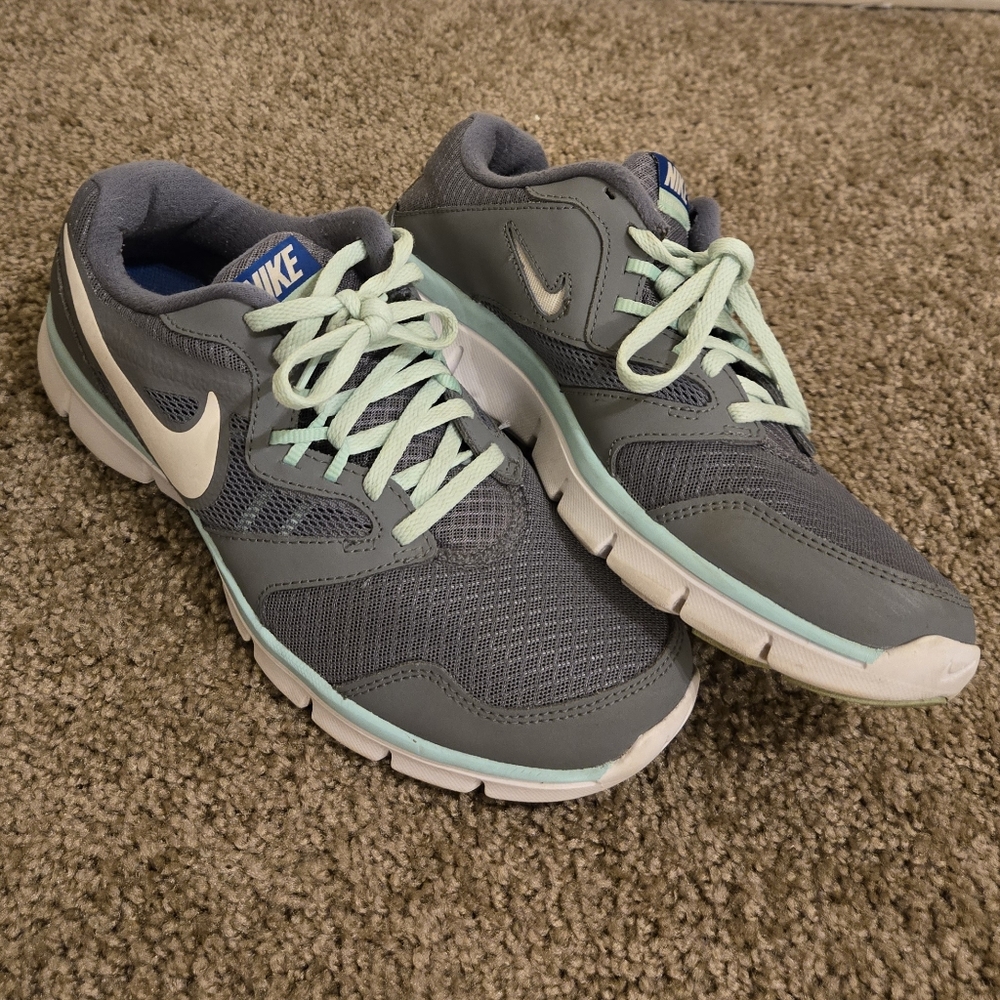 Nike Flex Experience RN 3 Women's Size 9.5 Running Shoes